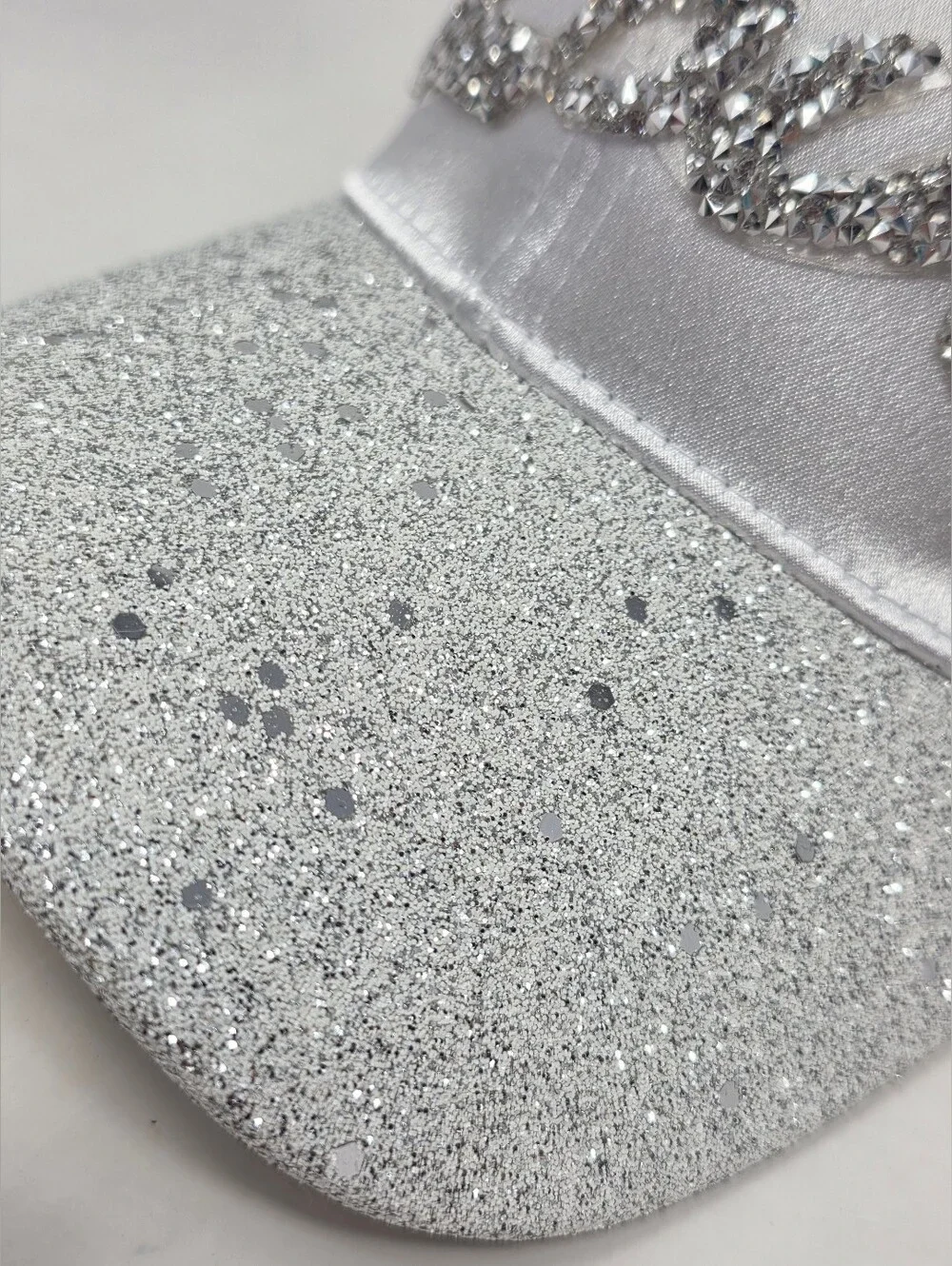 Fashion Style White Satin Rhinestone 